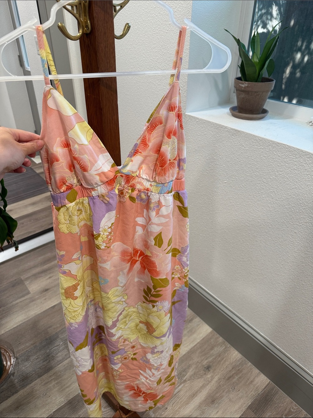 Billabong Floral Strappy Maxi Dress in Peach & Lavender size Medium